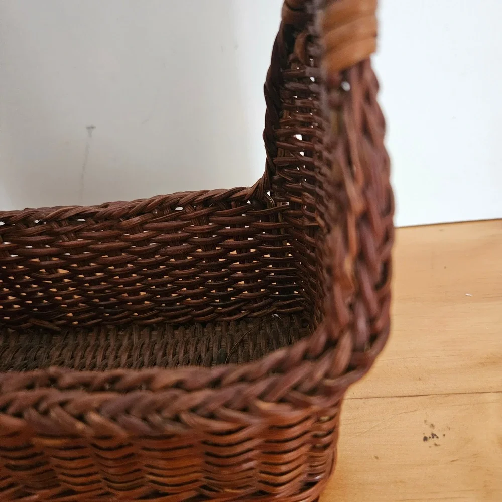 Vintage Small Brown Wicker Woven Storage Basket Handle Farmhouse Decor 7.5 Inch
